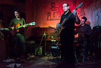 Arturo Mora Trio load=